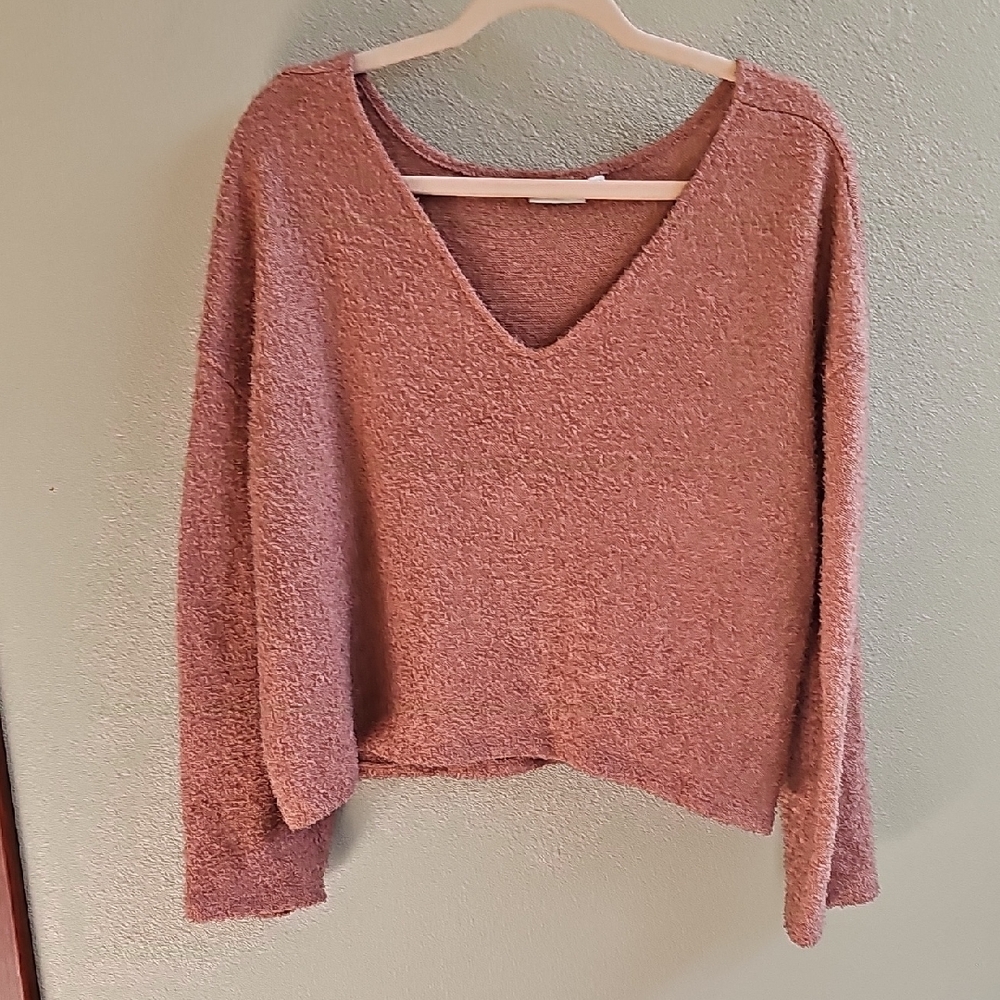 SO Women's V-Neck Cropped Sweater - Mauve